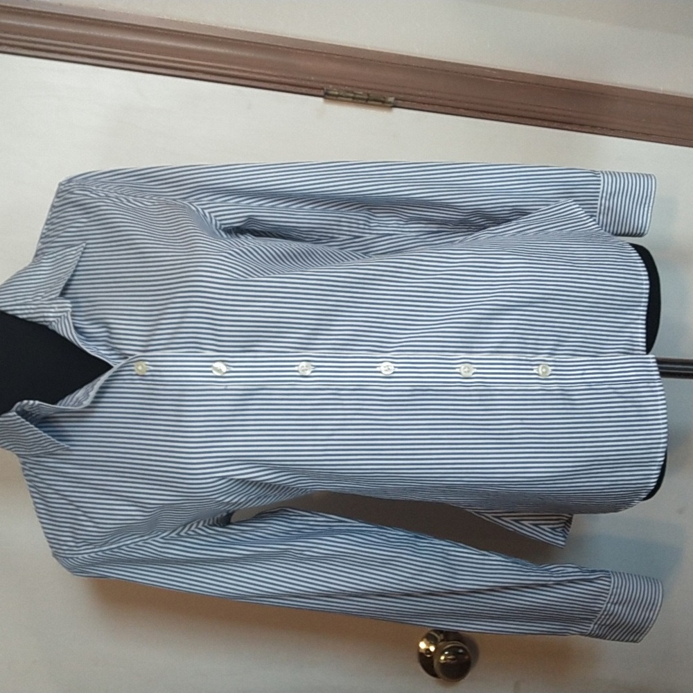 Banana Republic non-iron size 4 blue and white striped button-down top